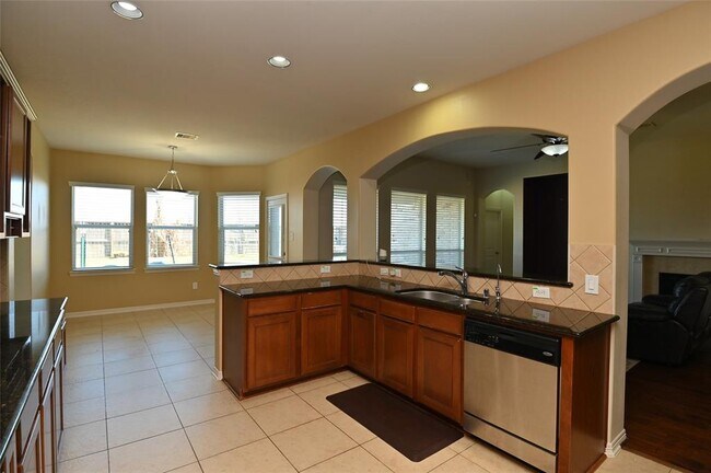 Building Photo - 5215 Field Briar Ln