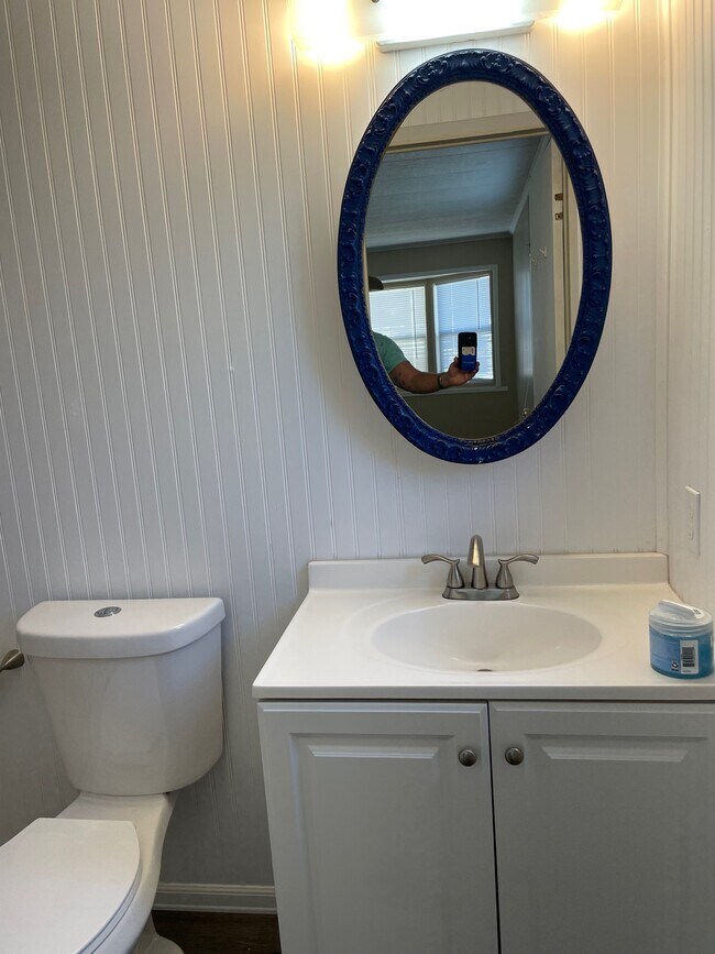 Master Bath - 3811 Midway Dr