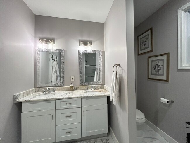 Building Photo - 5410 Ives Pl