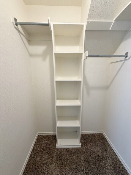 Primary Closet - 307 Sunset Blvd