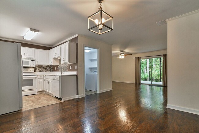 Building Photo - Riverhill Apartments