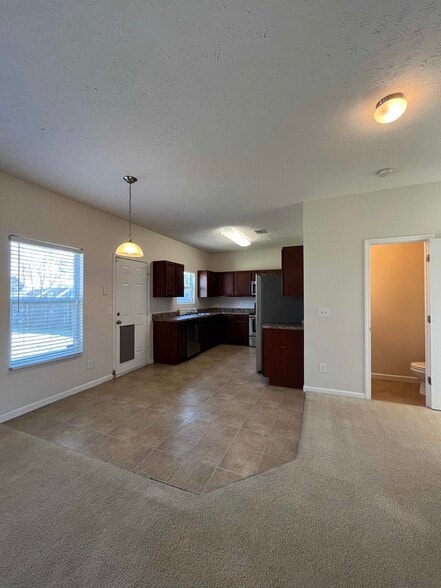 Building Photo - 9100 Carissa Dr