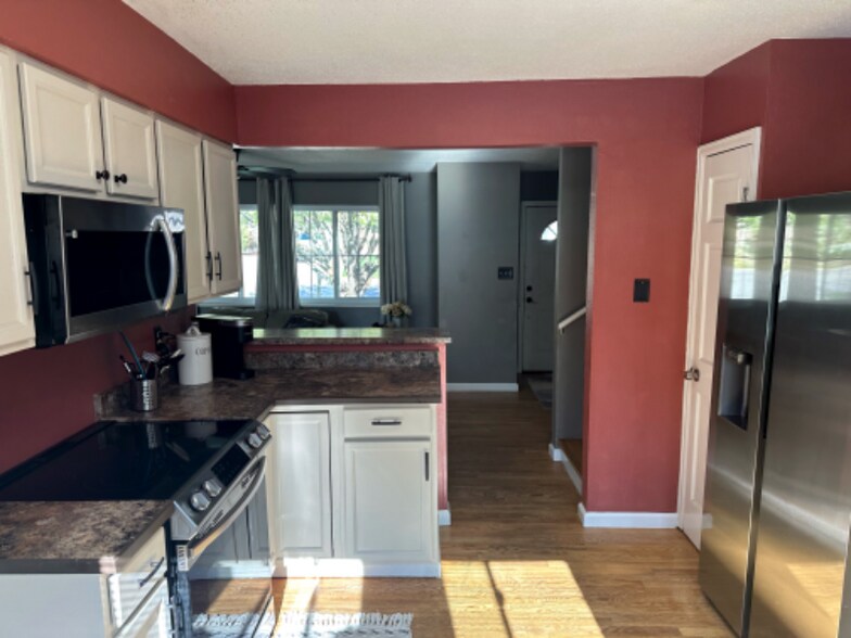 Building Photo - 1418 Fetterman Dr