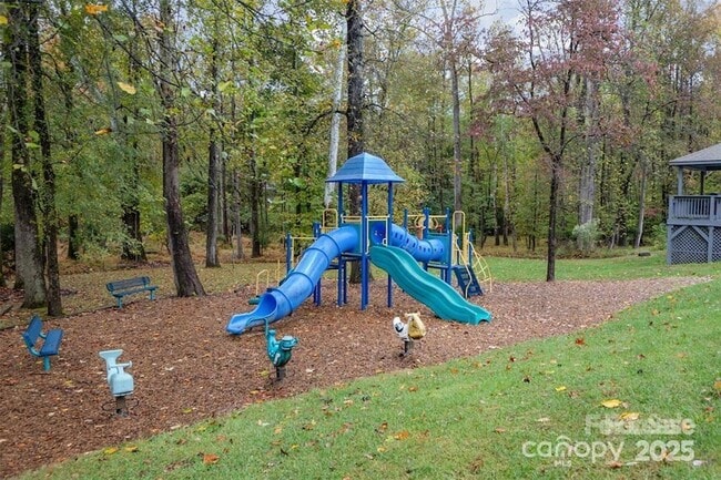 Building Photo - 3439 12 Oaks Pl