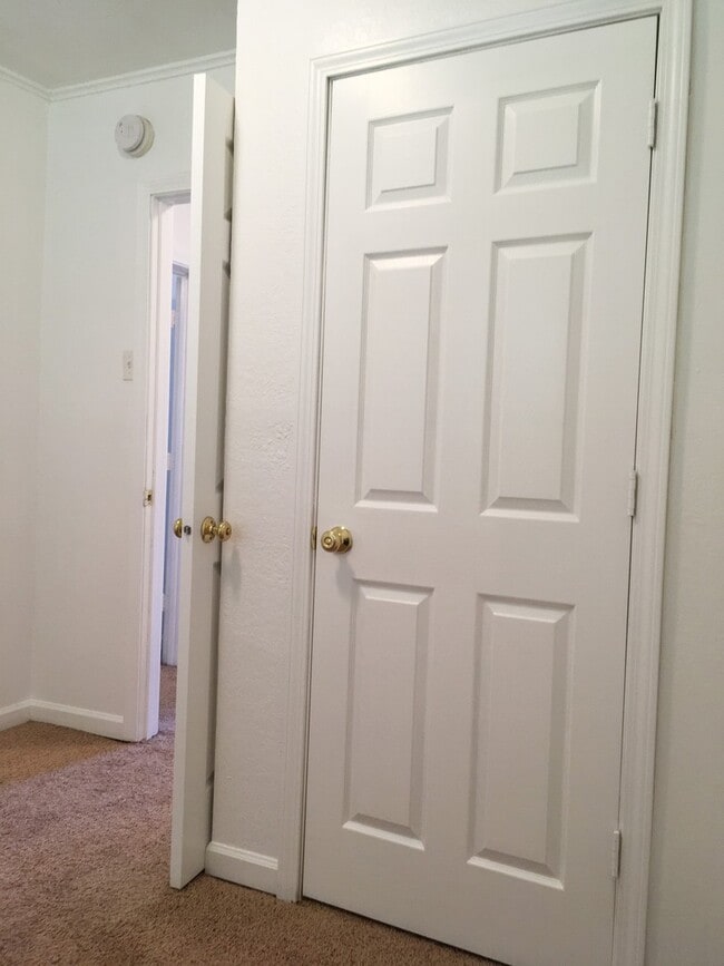 Building Photo - Pet Friendly 3 Bedroom Charmer located beh...