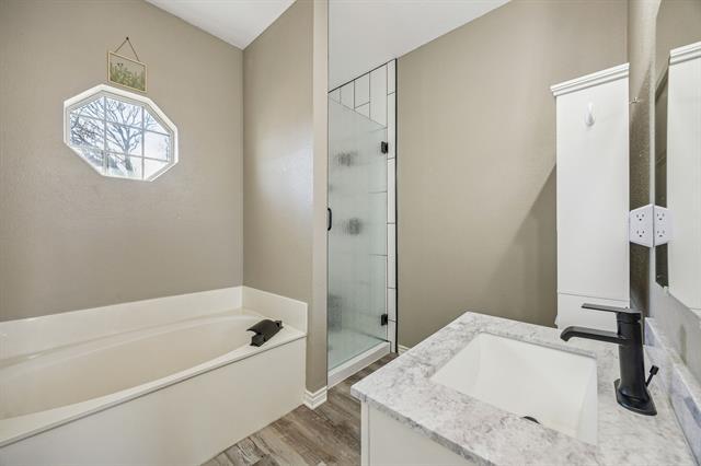 Building Photo - 20074 Saratoga Trail