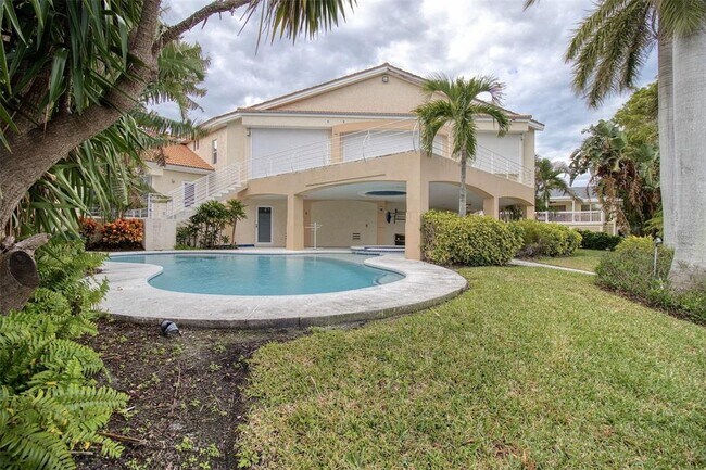 Building Photo - 131 Sands Pt Dr