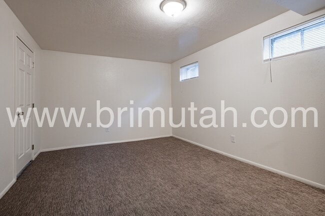 Building Photo - 4467 S Albright Dr