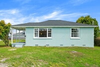 Building Photo - 1114 McKenzie Ave