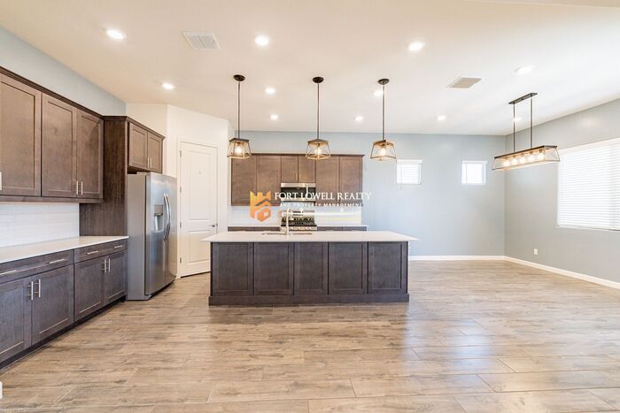 Building Photo - 2811 W Pollack St