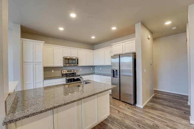 Building Photo - 3 bed, 2.5 bath Townhome in Mosaic Neighborhood