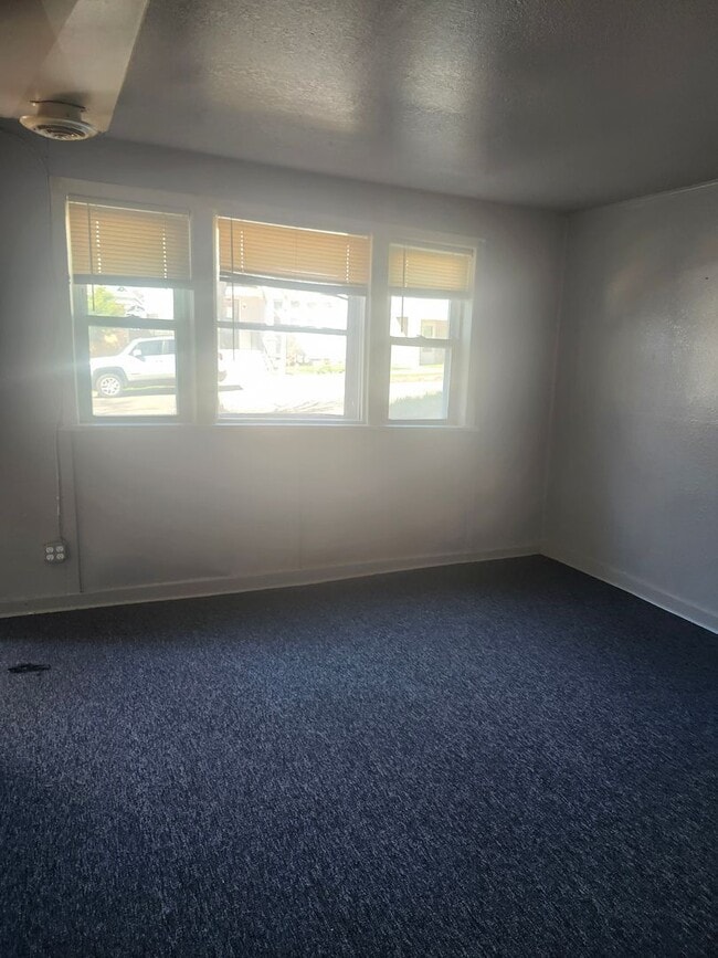 Building Photo - 2562 S 9th St