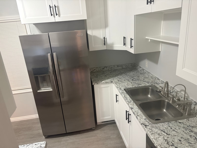 Building Photo - 8757 W Helen Dr