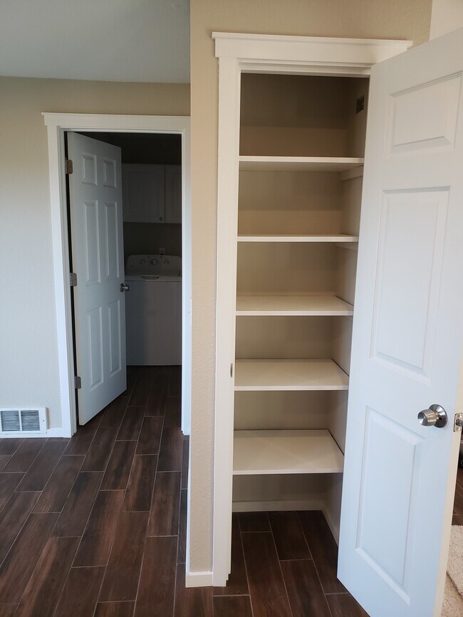 Kitchen pantry - 15515 Washington St