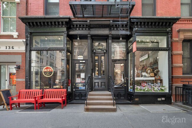 Building Photo - 138 W 10th St