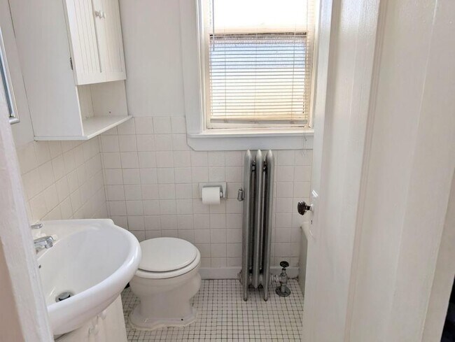 Building Photo - 1 bedroom in Evanston IL 60202