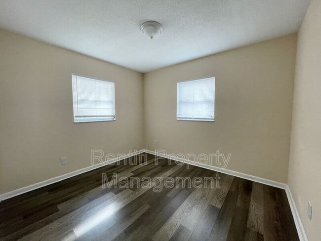 Building Photo - 335 Beachwood Rd