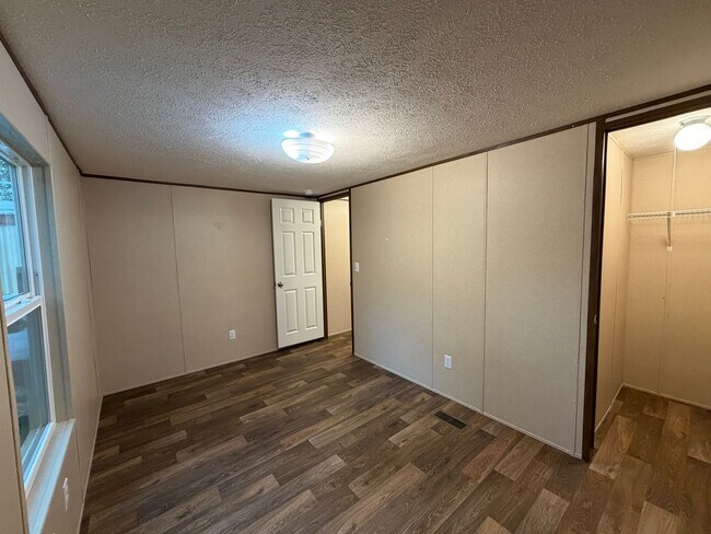 Building Photo - 1608 Golden Springs Rd