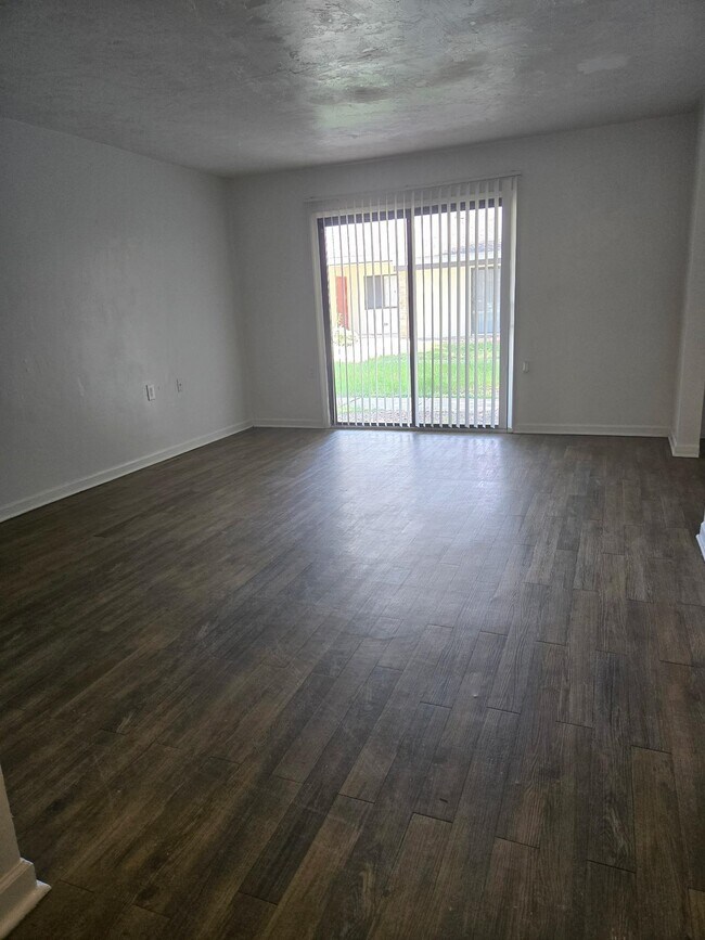 Building Photo - 329 Mabry St