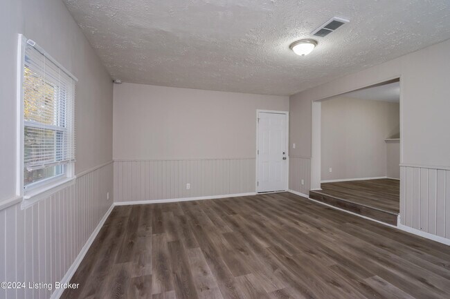 Building Photo - 8903 Willowcreek Dr