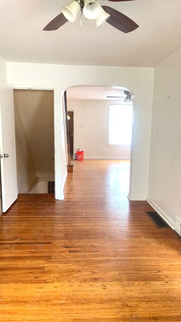 Building Photo - Stunning 3-Bedroom Townhome in East Oak Lane! Available NOW!