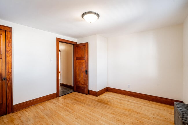 Building Photo - 2213 S 72nd St