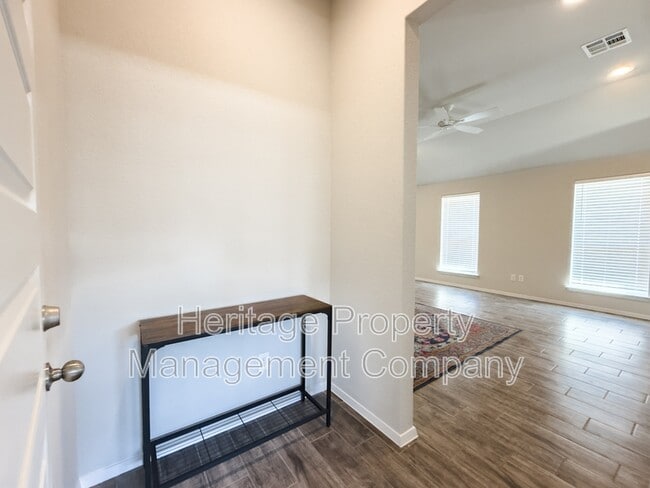 Building Photo - 139 Lyndon Dr