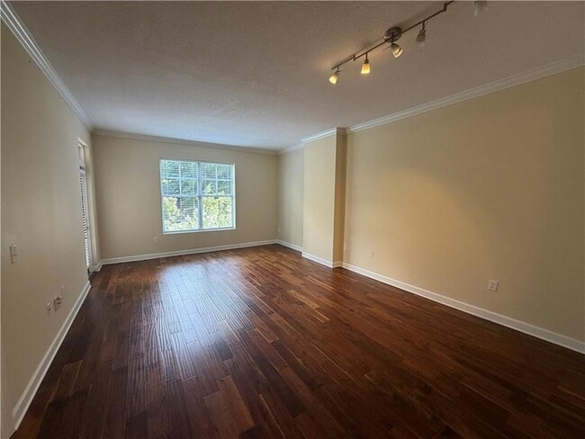 Building Photo - 1101 Juniper St NE