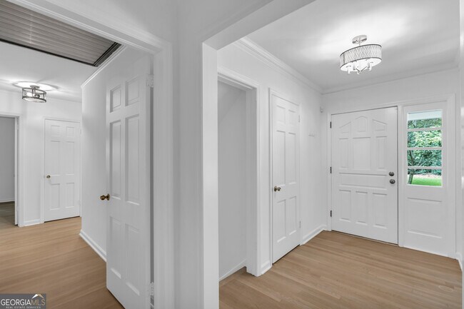Building Photo - 5095 S Trimble Rd