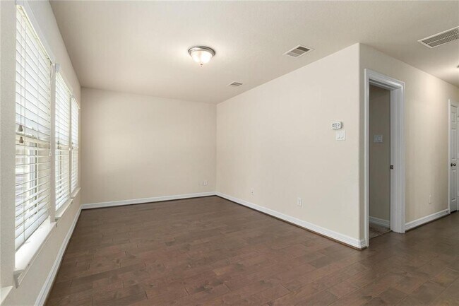 Building Photo - 1511 Peyton Oaks Pl