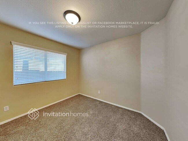 Building Photo - 1032 N Hudson Pl