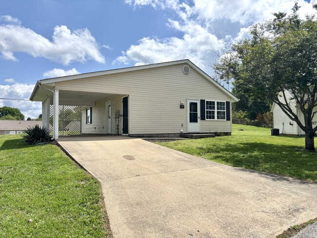 Building Photo - 5317 Beechwood Dr