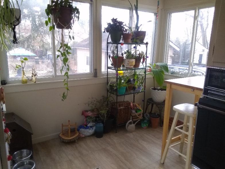 Building Photo - 167 E Longview Ave