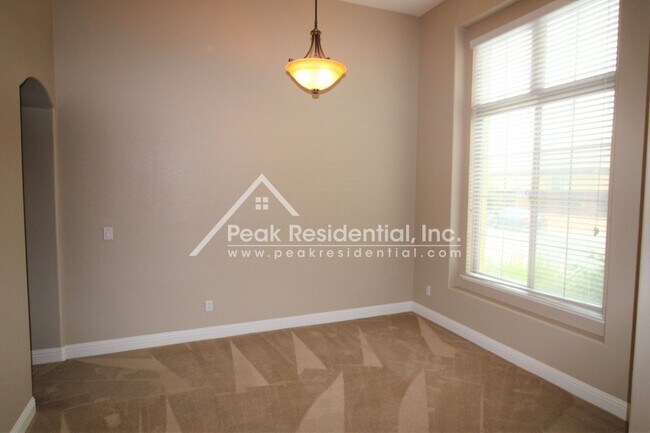 Building Photo - Wonderful 4bd/2.5ba Elk Grove Home with 3 ...