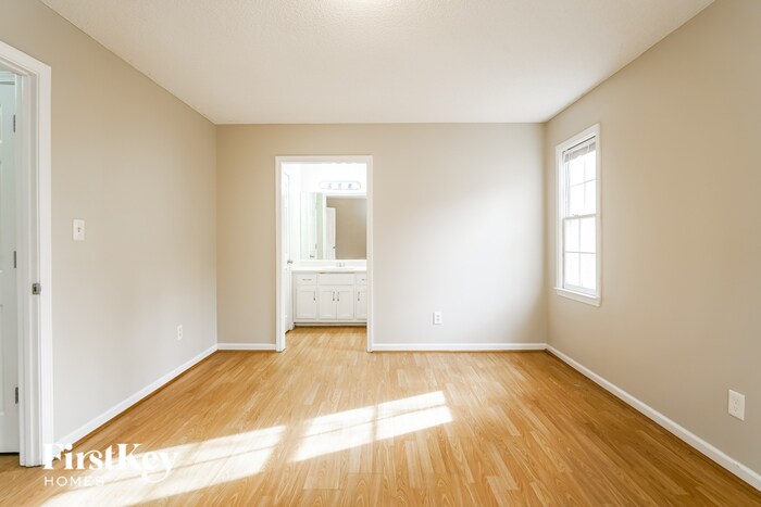 Building Photo - 273 Hollis Cir