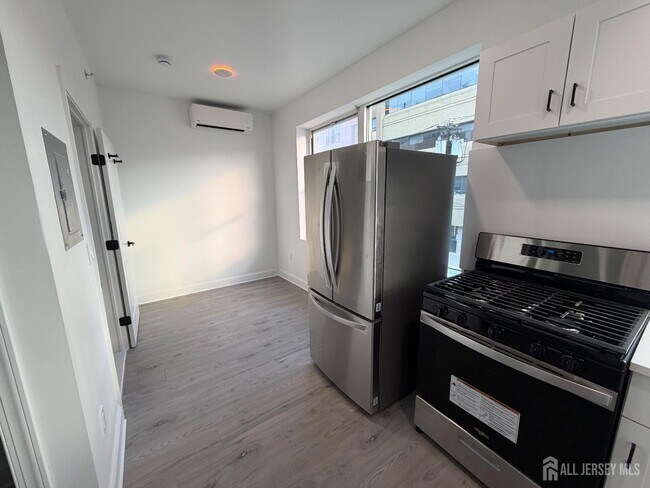 Building Photo - 103 Bayard St