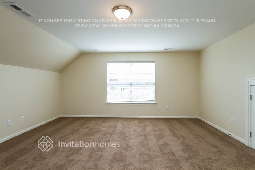 Building Photo - 174 Gresham Ln