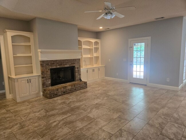 Building Photo - FOR RENT in HARRIS COUNTY with SWIMMING POOL! Available July 1st