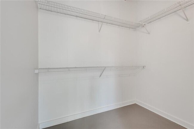 Building Photo - 400 Village Pkwy