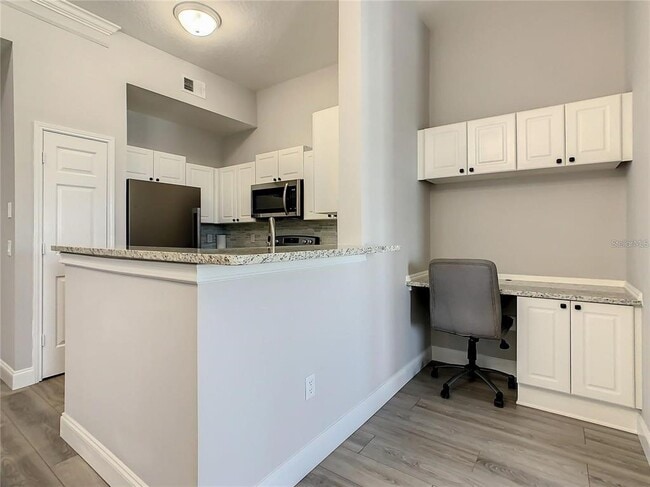 Building Photo - 239 Longview Ave