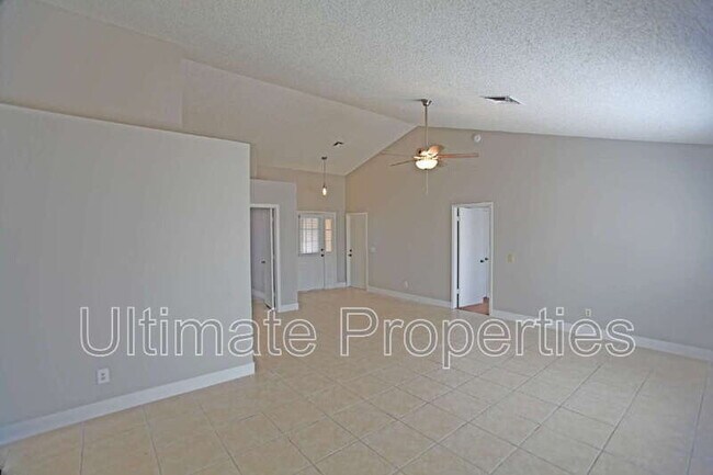 Building Photo - 8514 W Corrine Dr
