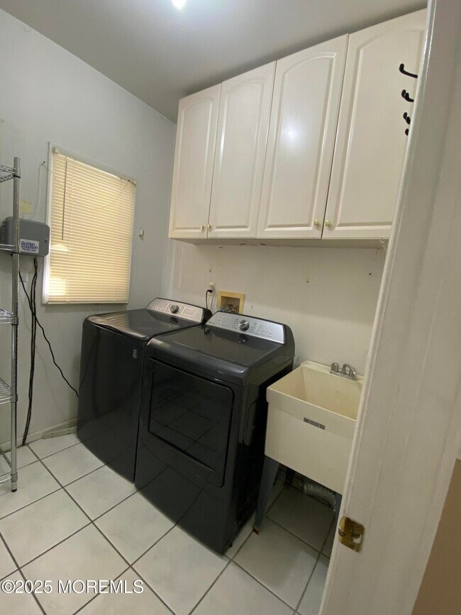 Building Photo - 41 Church Rd