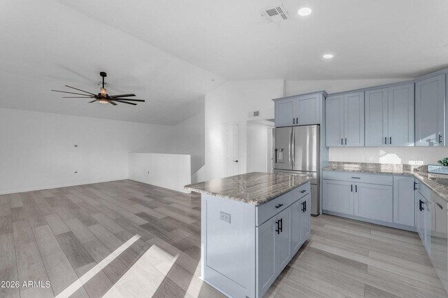 Building Photo - 1852 N Saffron Cir