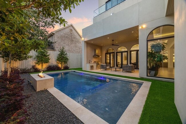 Building Photo - 7 Lana Ln