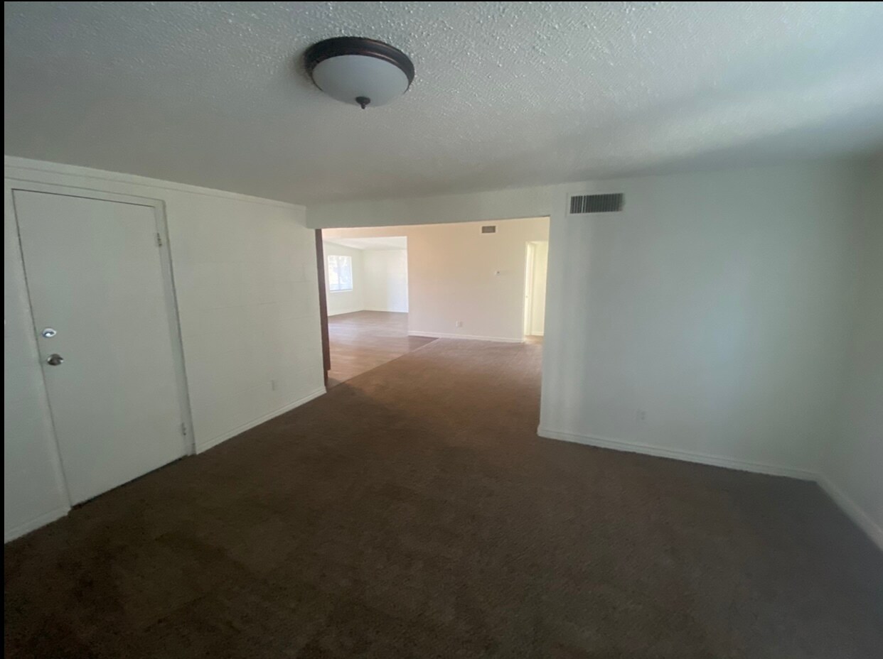 Building Photo - 3616 Marlborough Ave