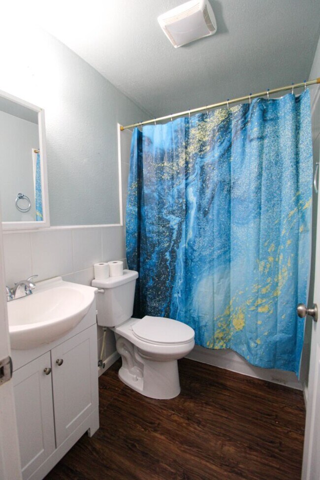 Building Photo - 10535 Breeds Hill Dr