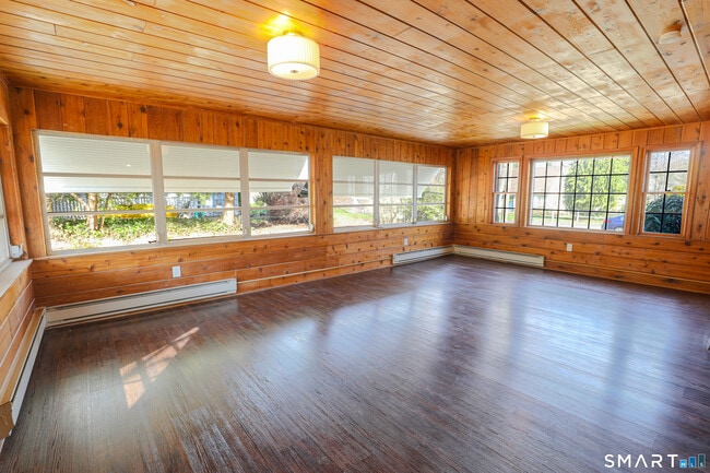 Building Photo - 105 Hyde Rd