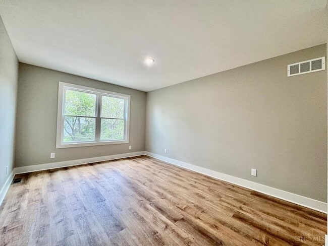 Building Photo - 4605 Thoburne St