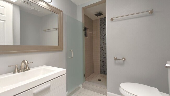 Building Photo - Complete Remodel In Highly Desirable NE Heights