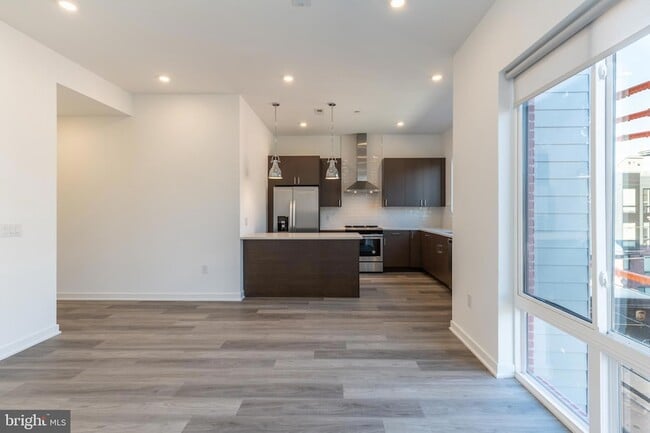 Building Photo - 710 N 16th St